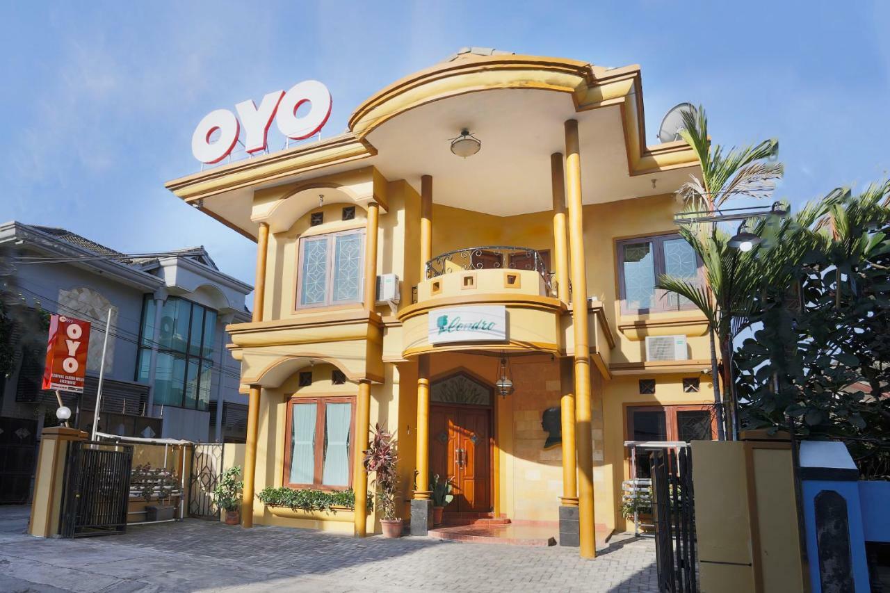 Oyo 1072 Kampung Condro Wulan Guesthouse Maguwo Екстериор снимка