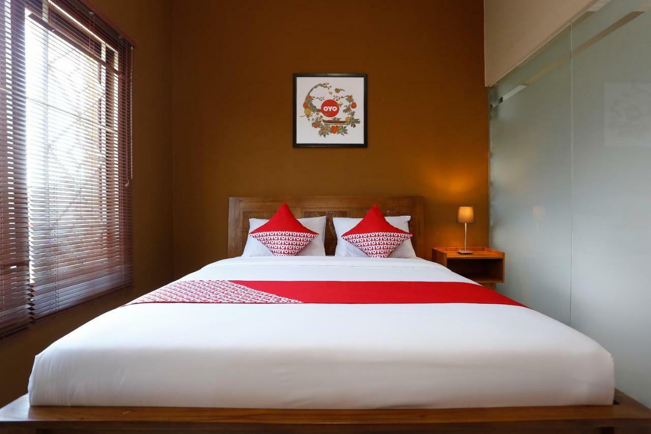 Oyo 1072 Kampung Condro Wulan Guesthouse Maguwo Екстериор снимка