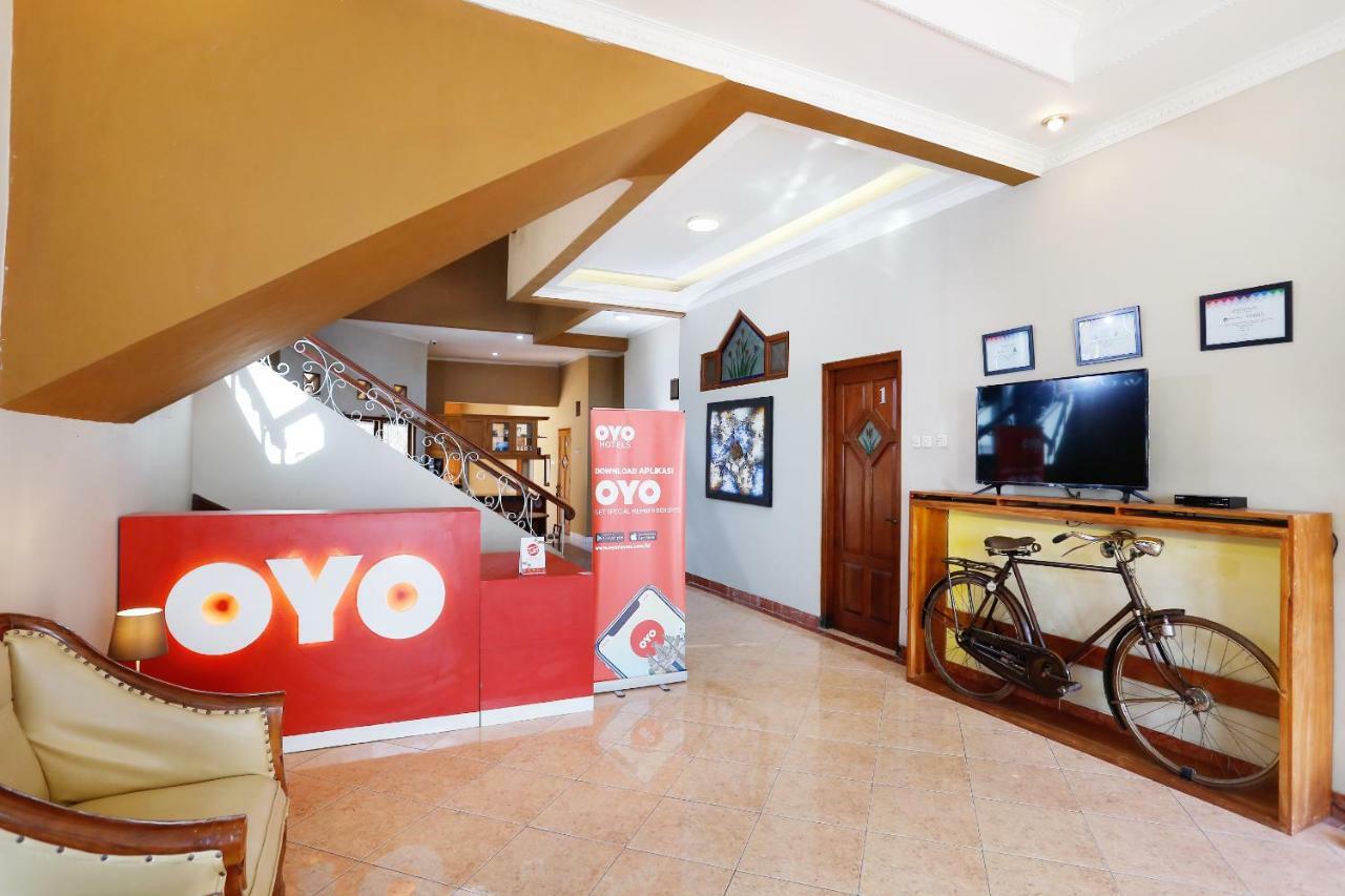 Oyo 1072 Kampung Condro Wulan Guesthouse Maguwo Екстериор снимка